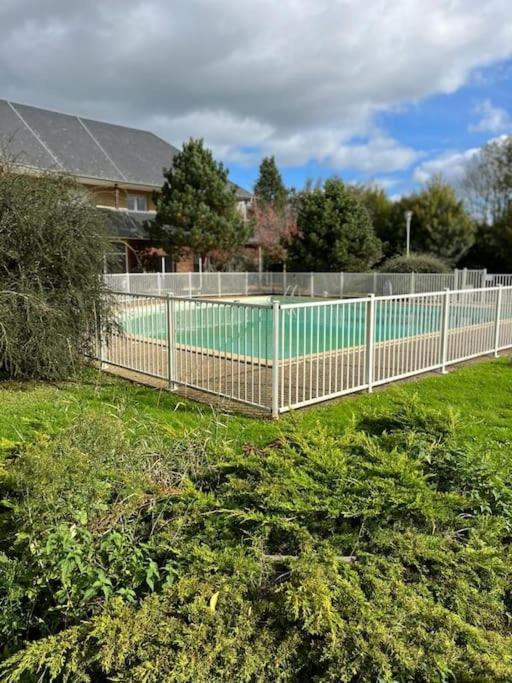 Studio Avec Piscine Pres D'Honfleur Équemauville Esterno foto